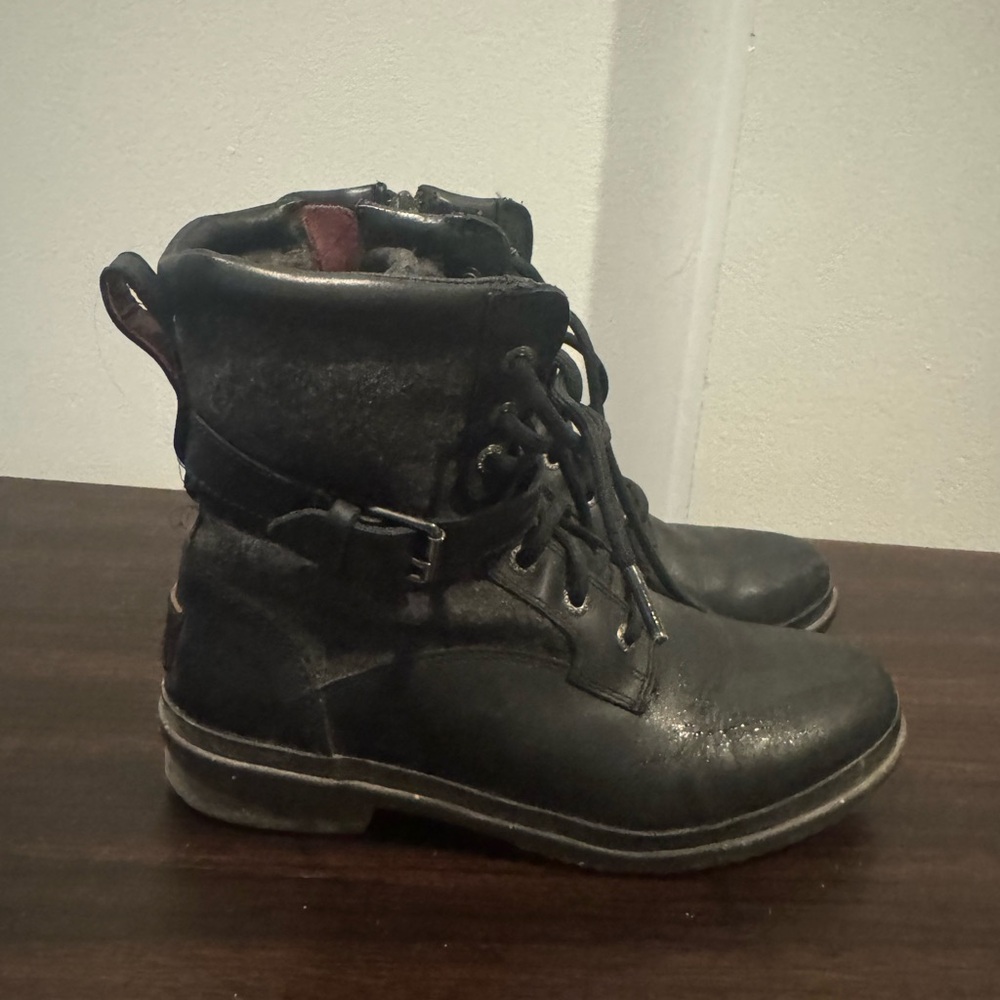 UGG Kesey winter boots